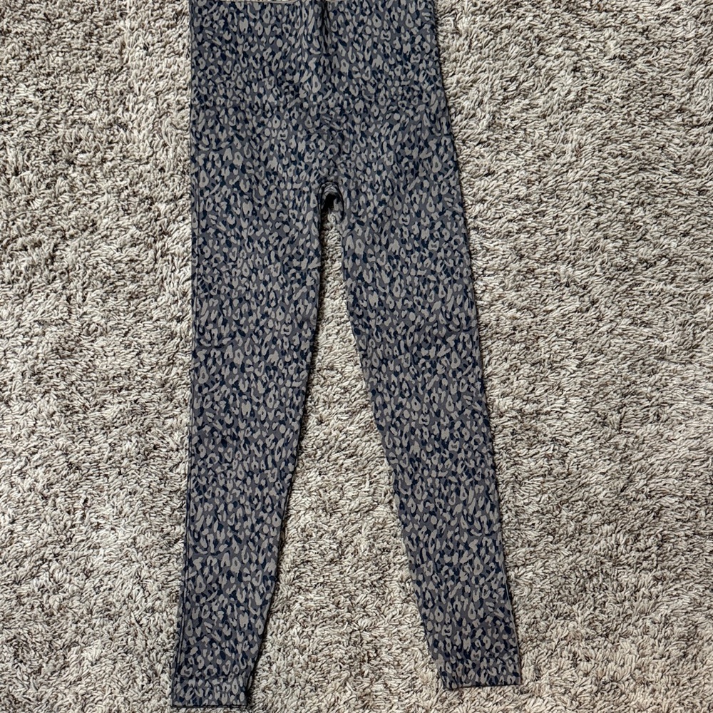 SPANX  leopard Leggings in Black and Tan Pattern XS